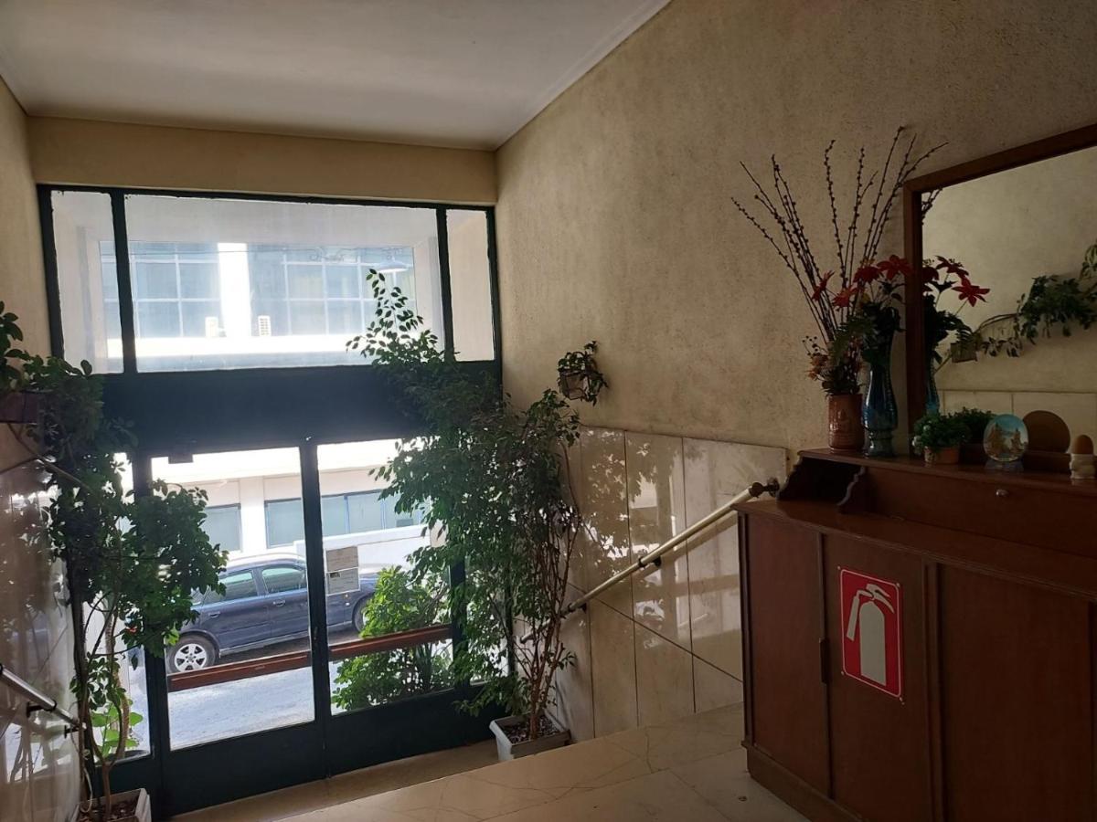 アテネAcropolis Metro Station Flat 2アパートメント エクステリア 写真